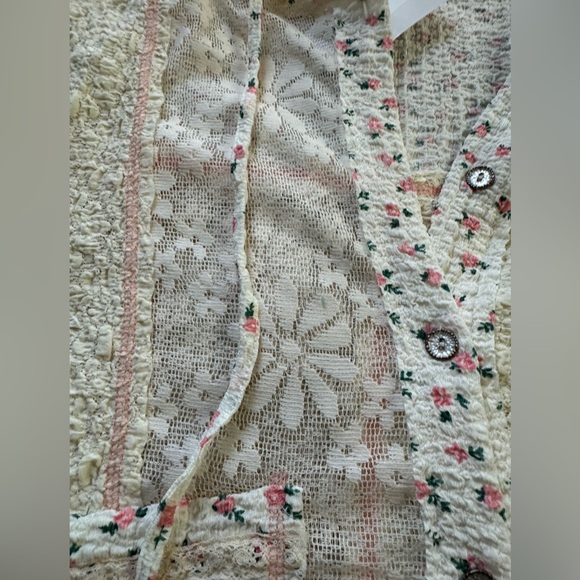 Beautiful POL Urban Bloom Floral & Lace Hoodie Jacket❤️ - Picture 4 of 16